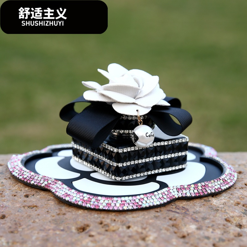 山茶花汽车香水座车内饰品摆件镶钻车载仪表台防滑装饰香水可爱女