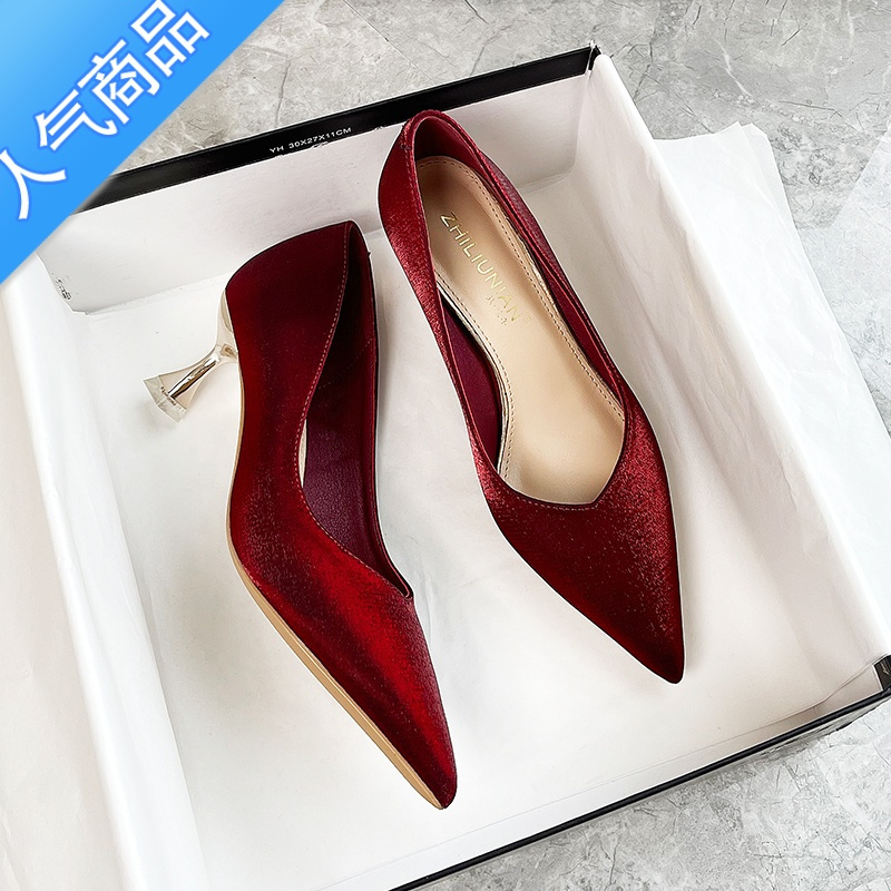 suntek41-43大小码绸缎新娘婚鞋女2022新款尖头细跟红色313233高跟鞋