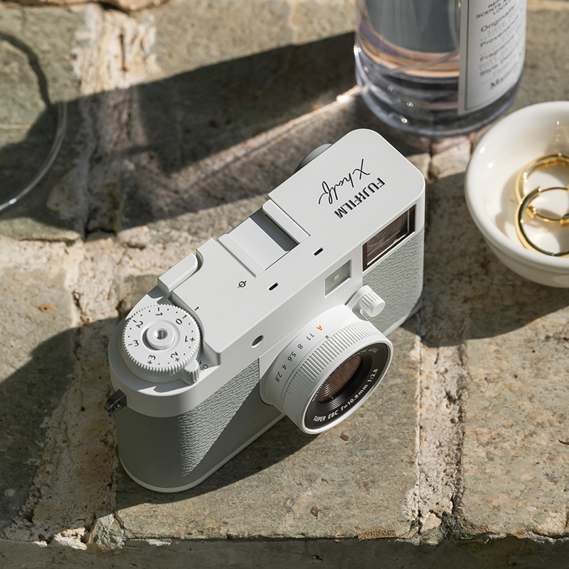 [新品]富士X half白色时尚轻便数码相机 便携式半格胶片相机高清大图