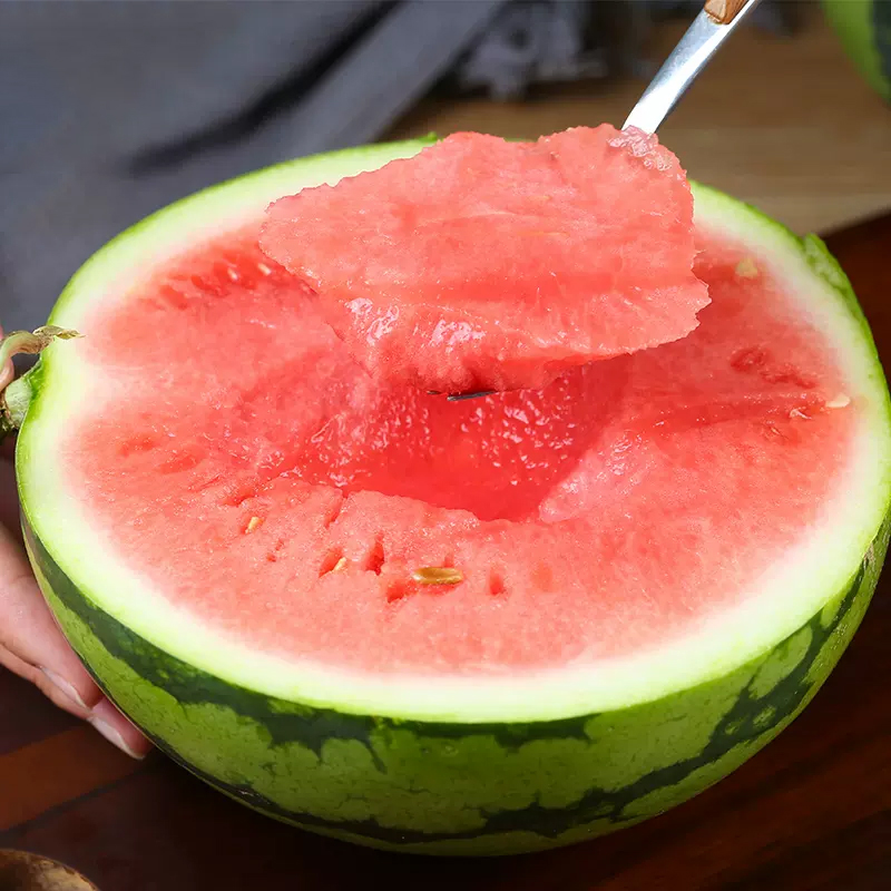 [熊猫鸟]云南新鲜麒麟西瓜 1个 4-5斤 新鲜水果 汁多肉甜高清大图