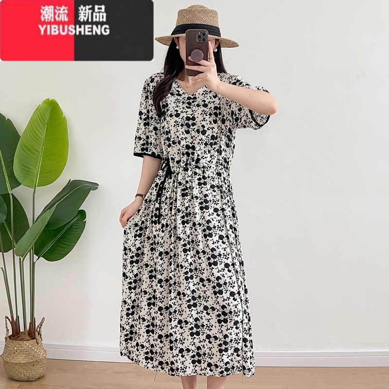 YIBUSHENG季碎花连衣裙女2024年V领宽松显瘦收腰棉绸大摆裙人造棉沙滩裙 黑白花 4XL(适合120-140斤)