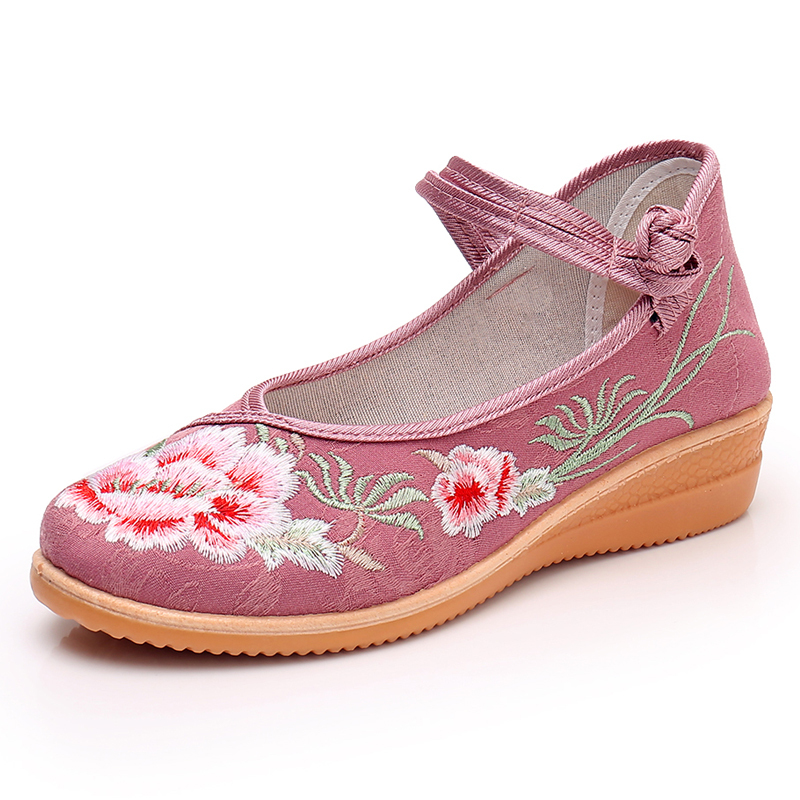 春秋新款老北京布鞋女鞋汉服民族风红色绣花鞋女广场舞妈妈绣花鞋