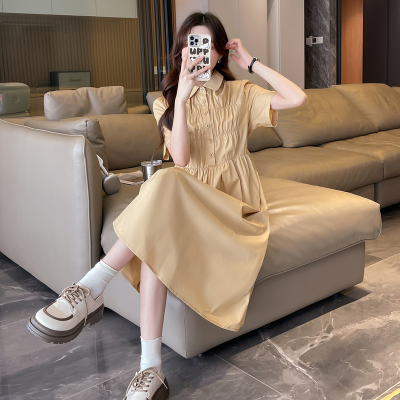 唐狮新款卡其色法式气质淑女连衣裙女春夏文艺风翻领收腰过膝长裙