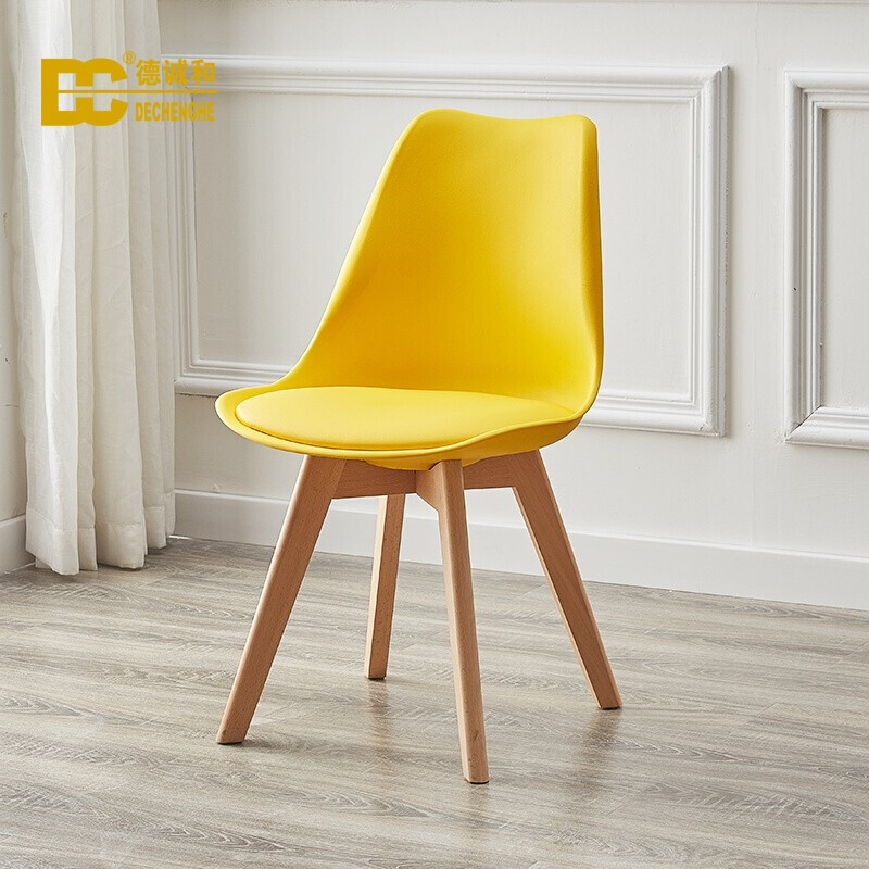 德诚和快捷型酒店系列套房简式塑壳书椅高清大图