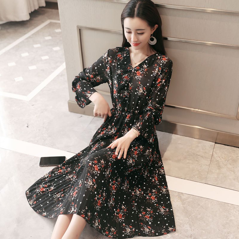 大码女装2018新款夏装修身蕾丝连衣裙女夏网纱刺绣显瘦裙子潮