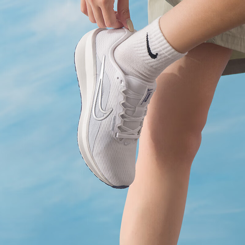 耐克（NIKE）女鞋新款户外运动鞋时尚休闲鞋防滑网面透气厚底跑步鞋FD6476-110 ZP高清大图