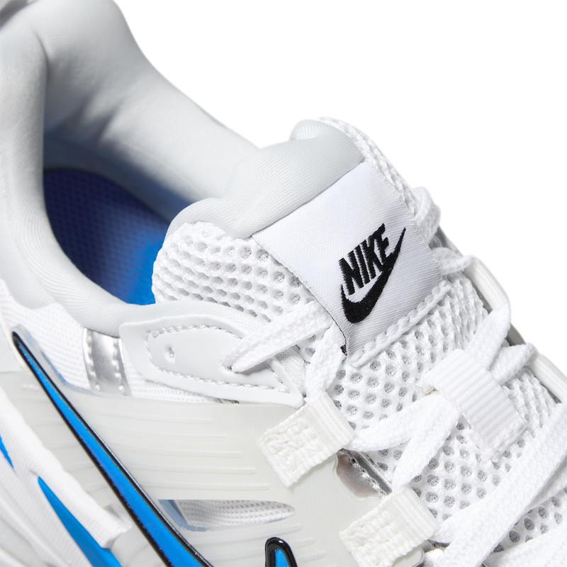 耐克(NIKE)女士运动板鞋休闲百搭轻便舒适V2K跑鞋