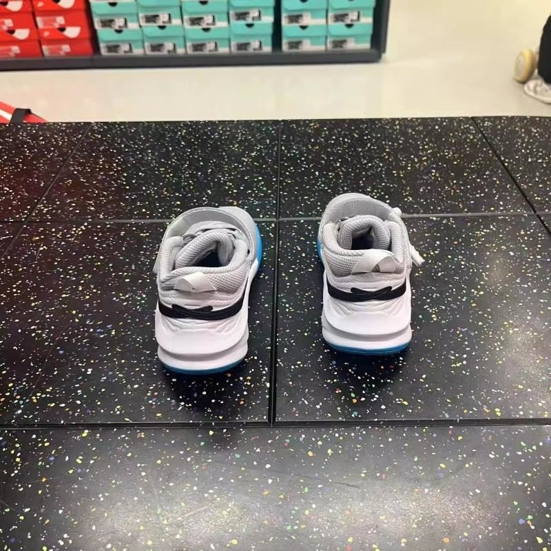 NIKE耐克篮球鞋舒适透气耐磨大童运动鞋CW6736-104 Z