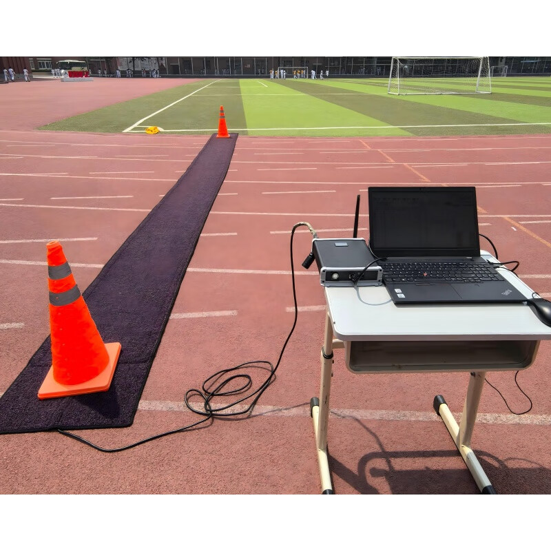 志力会中长跑系统支持3000米训考项目含主机天线 防护箱 地毯 200个芯片高清大图