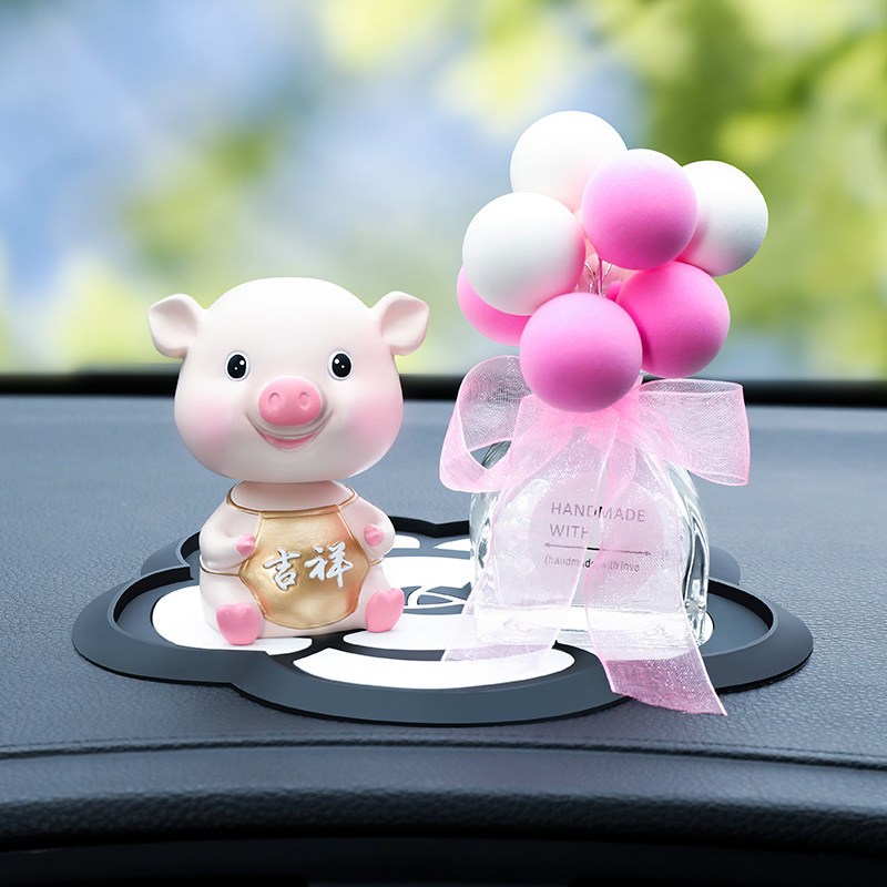 汽车摆件猪网红摇头公仔车载小摆件车上可爱创意车饰车内饰品摆件吉祥