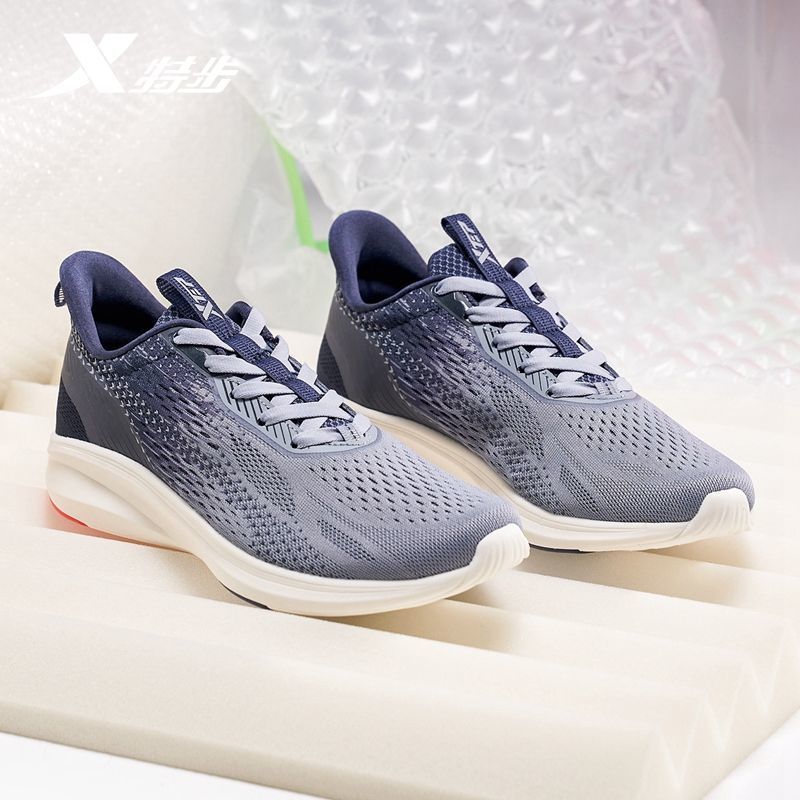 特步男鞋致轻五代跑步鞋新款官方正品飞织透气运动鞋男款