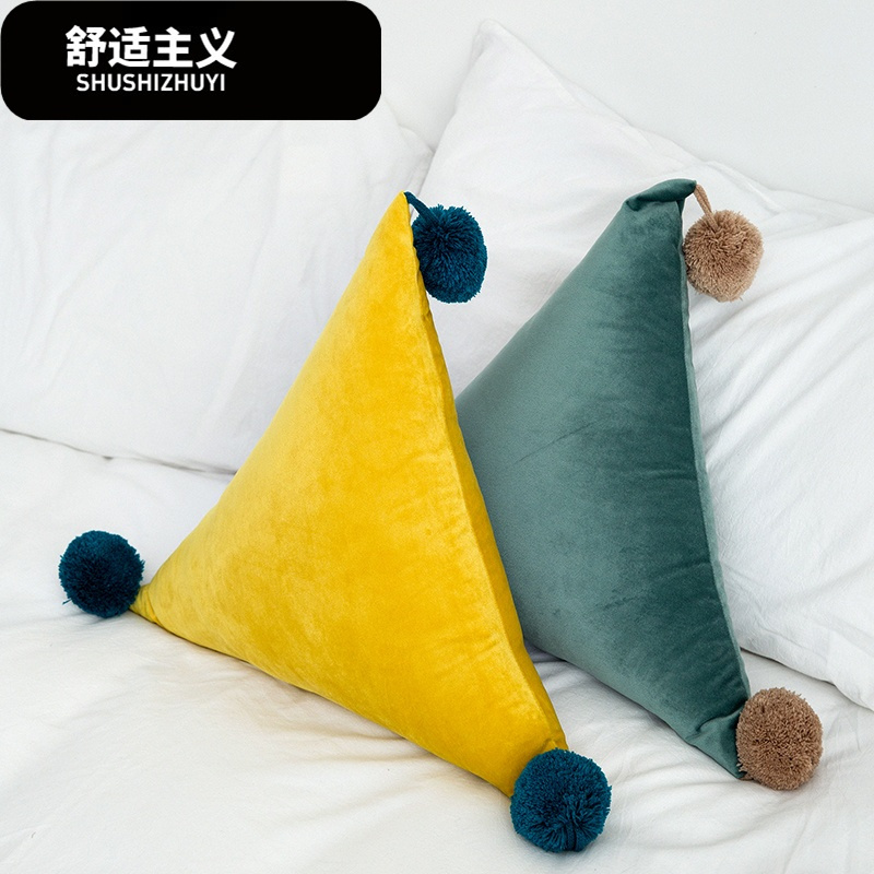 创意办公室座椅上靠垫汽车内用腰靠枕卧室床头可爱个性三角形抱枕