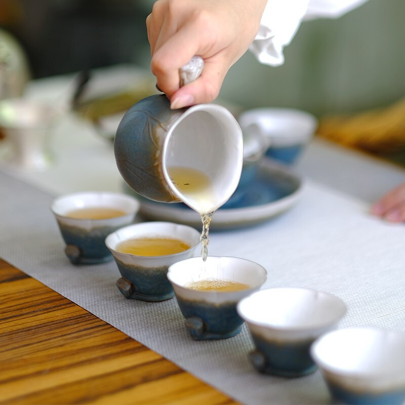 万仟堂(EDENUS)秋荷一池·成套茶具黑铁釉(一壶一承一海六杯)高清大图