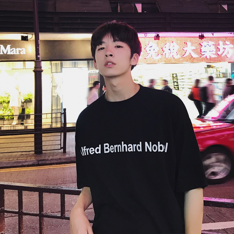 港风复古印花圆领短袖T恤夏季年轻青年宽松半袖打底衫男生上衣