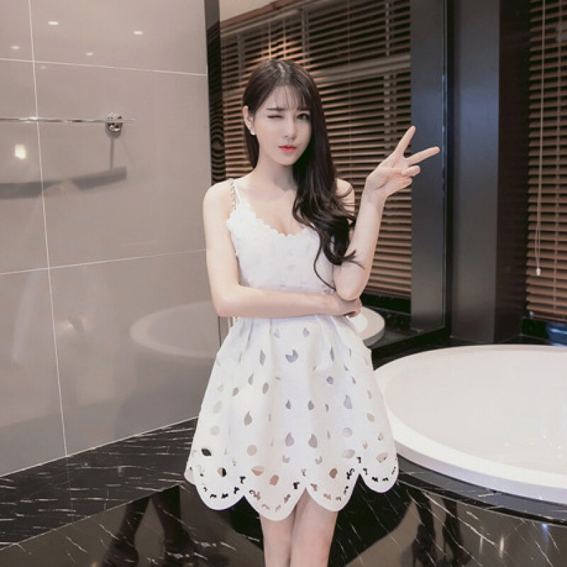 夜场女装2018夏新款V领低胸露背镂空带裙无袖连衣裙礼服蓬蓬裙