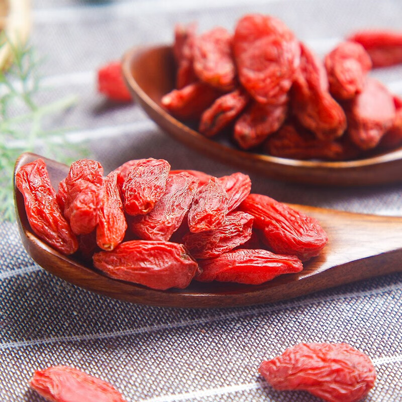 绿帝枸杞粒大甘甜果肉香醇新鲜籽少自然褶皱质地饱满甲级200g高清大图