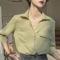 衬衫女2022年夏新款显瘦V领五分袖设计感不对称口袋小衫上衣