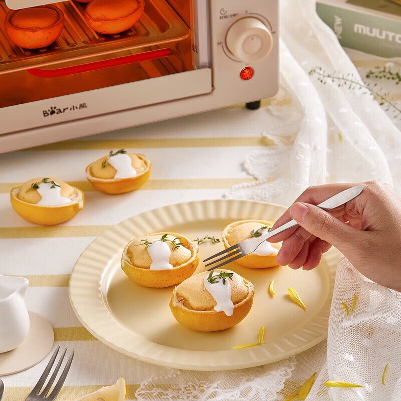 小熊(Bear)电烤箱 10L家用多功能 迷你容量S型发热管 定时控温旋钮操控 免预热小型烤箱高清大图