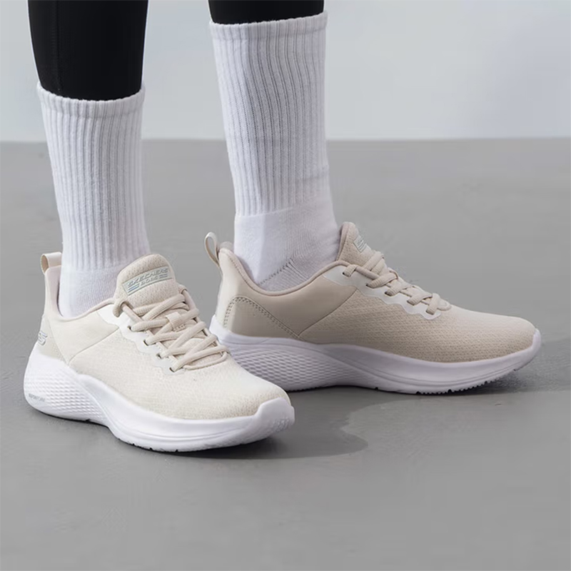 斯凯奇女款休闲运动鞋117551/NAT-10双高清大图