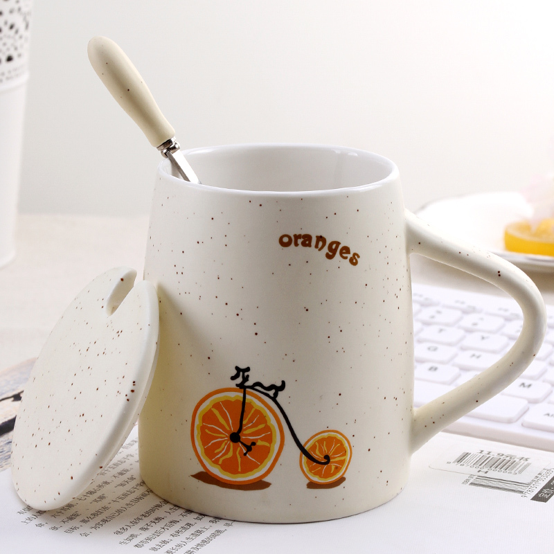 贝瑟斯 创意陶瓷杯马克杯单车水果杯子带盖带勺可爱咖啡杯情侣早餐杯家用茶杯男女学生韩版水杯米黄色