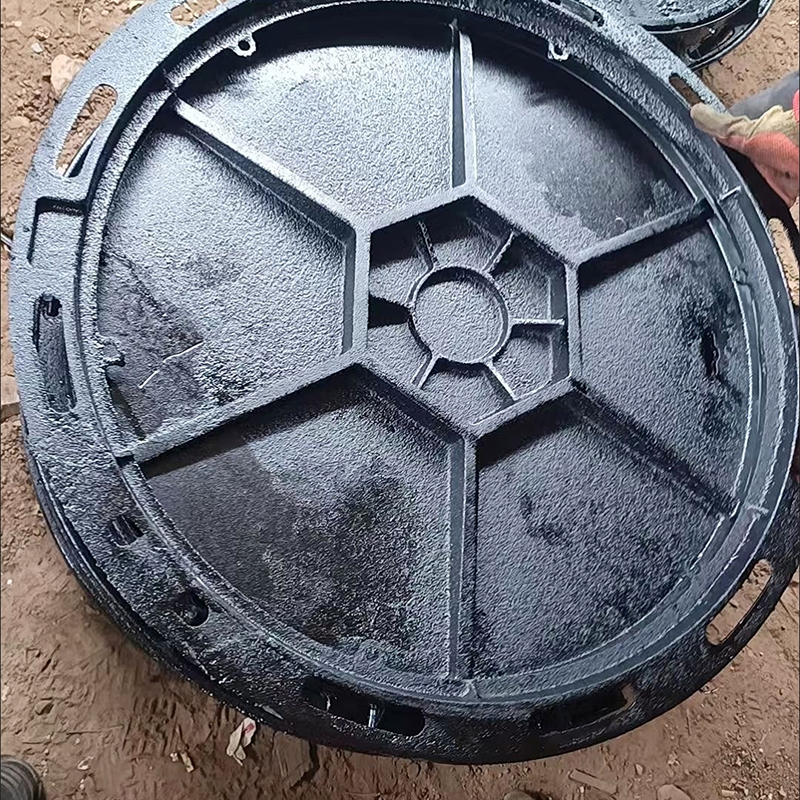 洋蝲蝲 铸铁井盖 700*800mm 单位:个高清大图