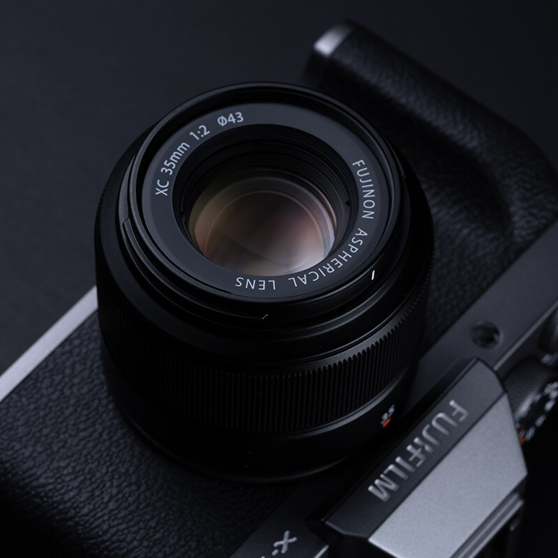 富士(FUJIFILM) XC 35mm F2 无反微单相机定焦镜头(人像、街拍、建筑、风景) 黑色 官方标配 海外版高清大图