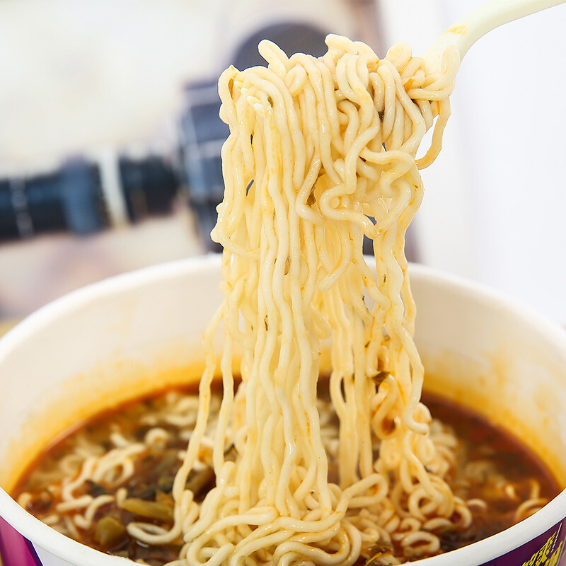 康师傅大食桶陈坛酸菜牛肉面