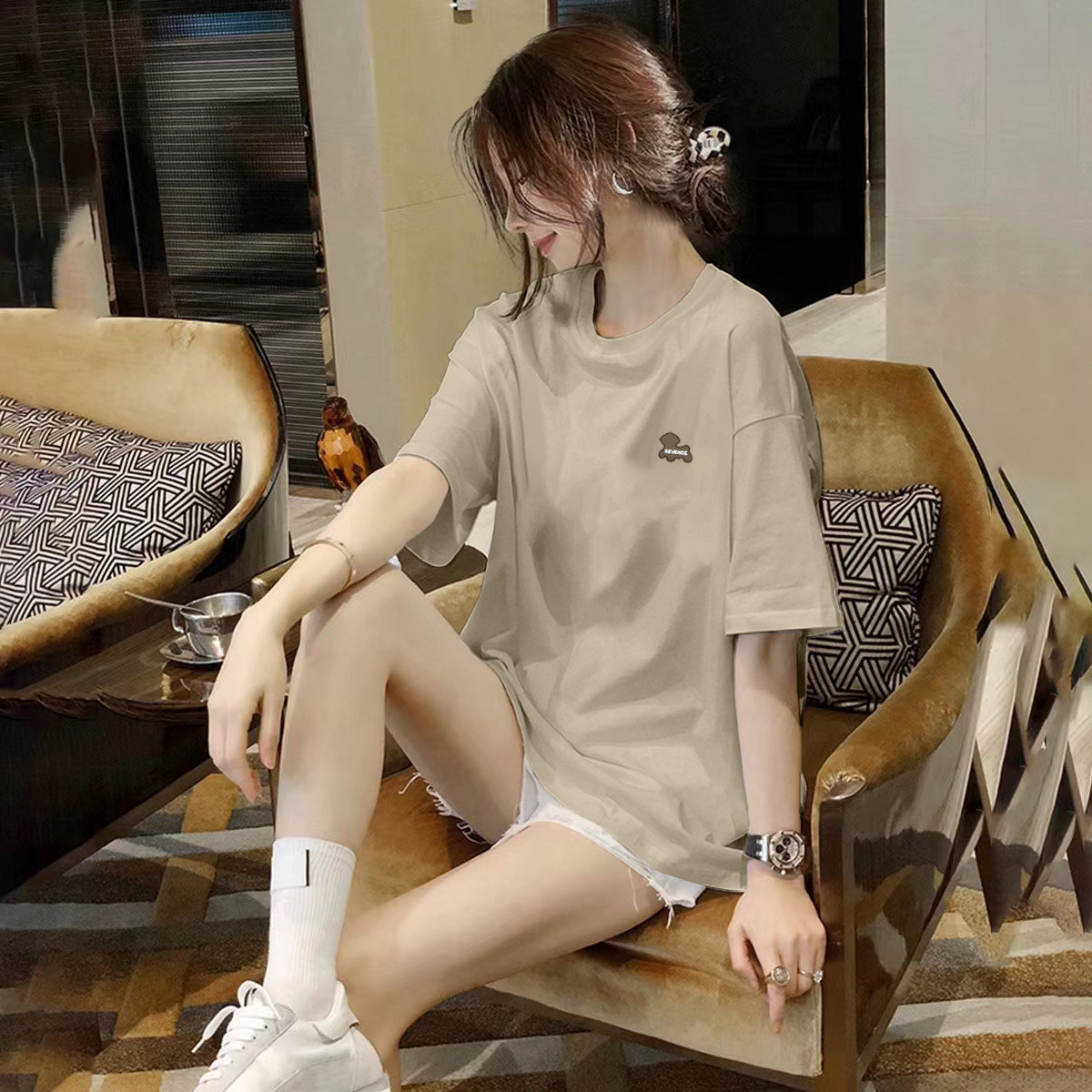 2024女圆领左胸硅胶图案净色短袖T恤简约百搭气质显瘦时尚潮_282236 驼色 S