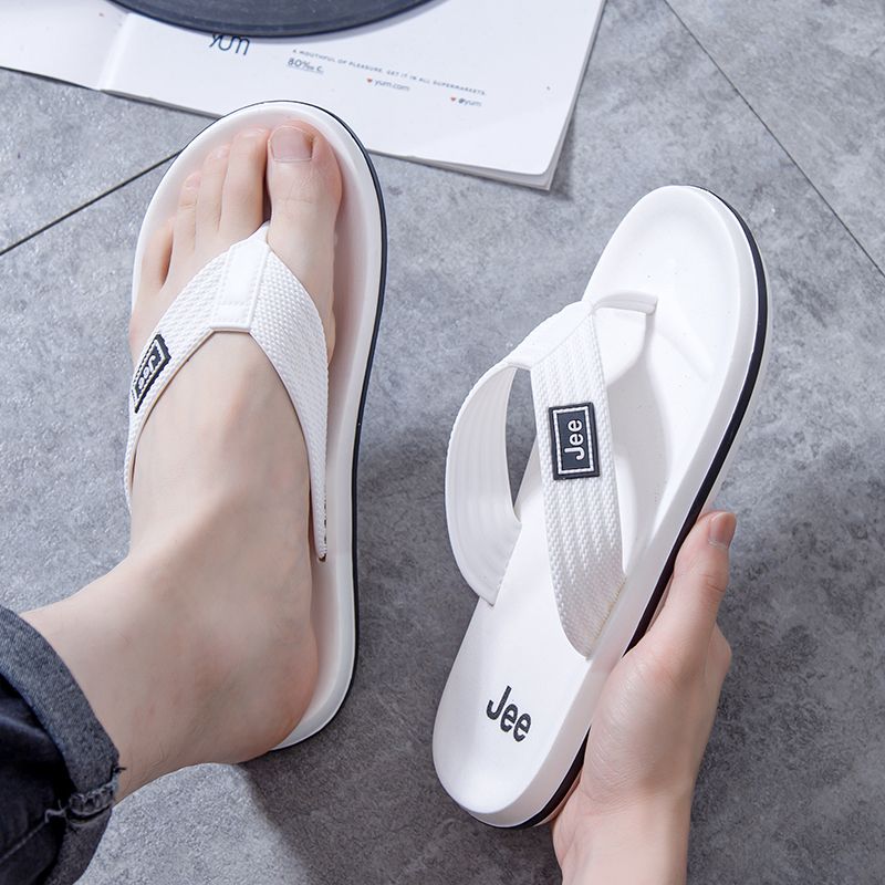 帅气潮流外出休闲风男款夹脚拖鞋防滑耐磨男人字拖潮款高清大图