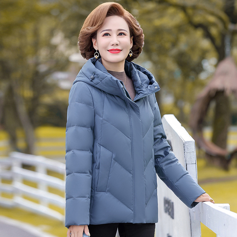 羽绒服女短款宽松冬装中老年妈妈大码连帽气质奶奶时尚白鸭绒外套
