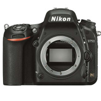 尼康(Nikon) D750 (单机身+64G卡+包+备用电池+三脚架)数码单反相机