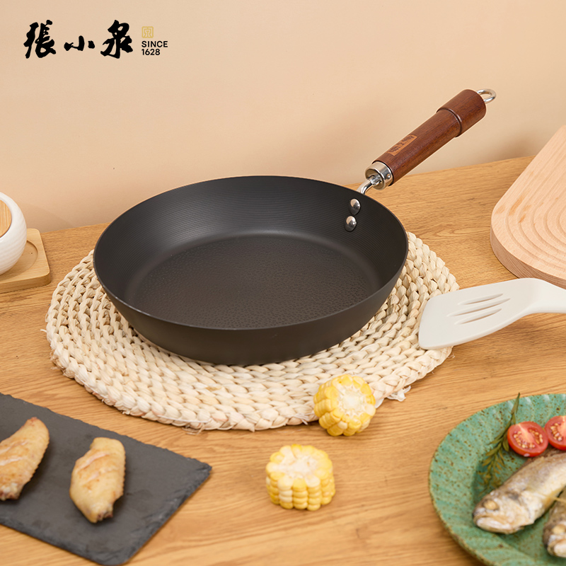 张小泉锤纹精铁煎锅高清大图