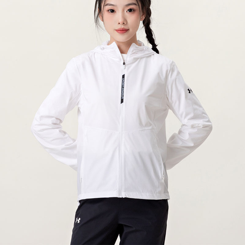 安德玛(Under Armour)外套女子新款梭织轻薄防风衣连帽休闲运动夹克22500410-100 ZP高清大图