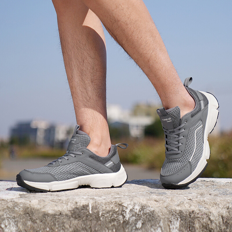 探路者户外鞋男徒步鞋22春夏季新款户外简约时尚舒适透气男式轻便防滑