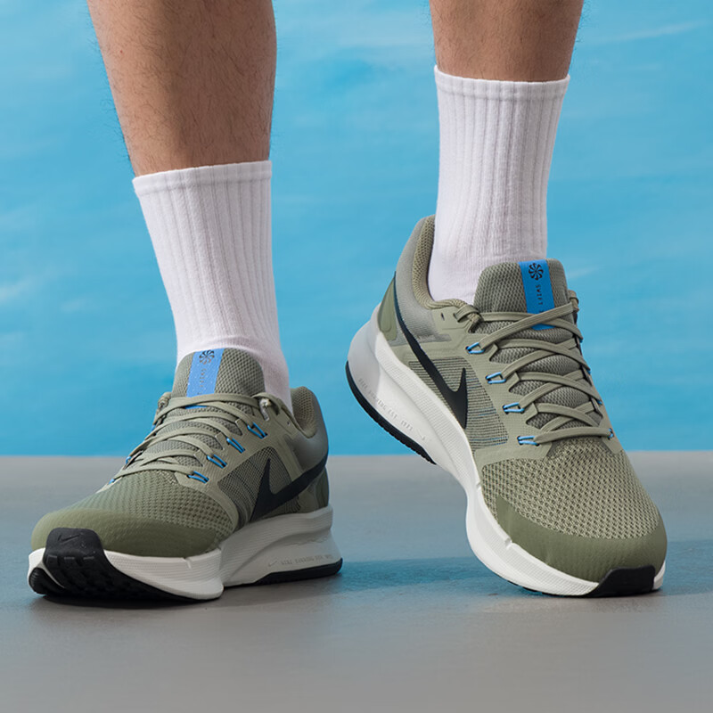 耐克（NIKE）男鞋新款运动鞋低帮轻便舒适RUN SWIFT 3健身训练跑步鞋DR2695-300 ZP高清大图