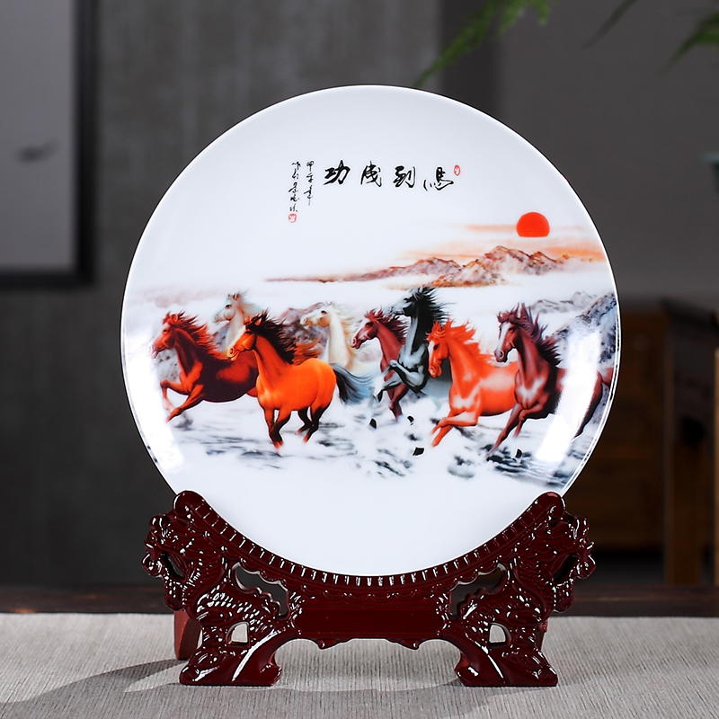 马到成功陶瓷子摆件家居家博古架摆设酒柜办公室客厅工艺品 三维工匠 三羊开泰盘子+龙头架高清大图