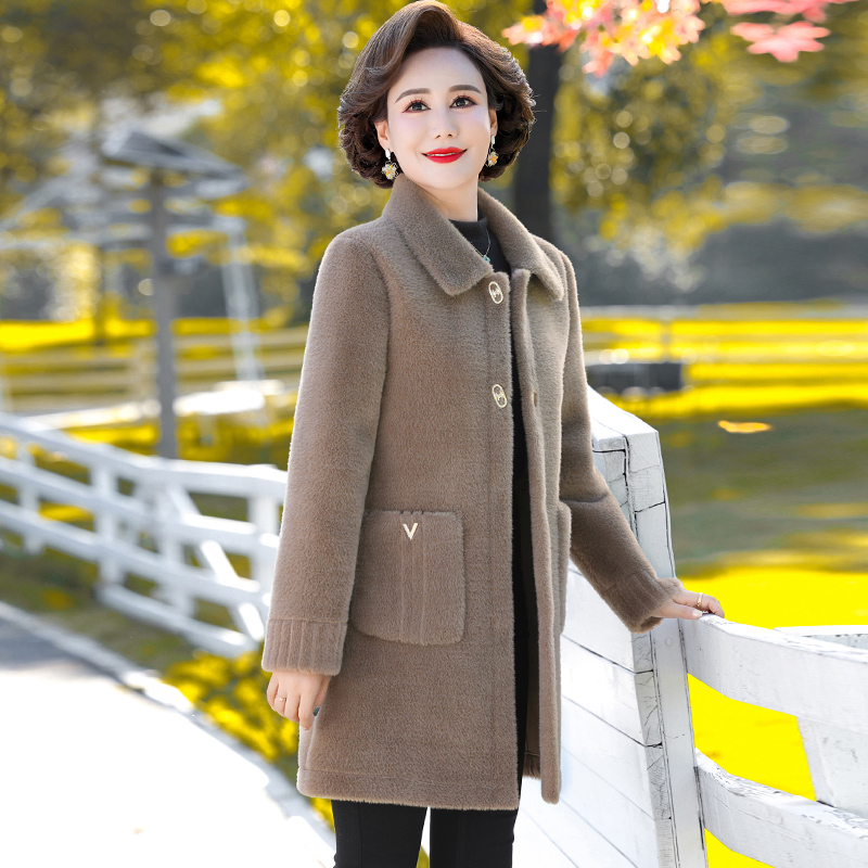 恒源祥妈妈秋冬装水貂绒外套新款中老年女装洋气羊毛呢大衣中长款 5XL建议150-165斤 卡其色