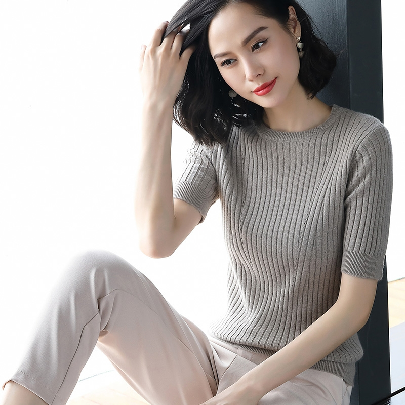 毛衣女打底秋冬款短袖修身时尚圆领显瘦坑条短款针织衫上衣
