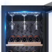 卡萨帝（Casarte） 冰吧酒柜120升冷藏柜冷柜家用恒温保湿海尔带制冰功能LC-120K