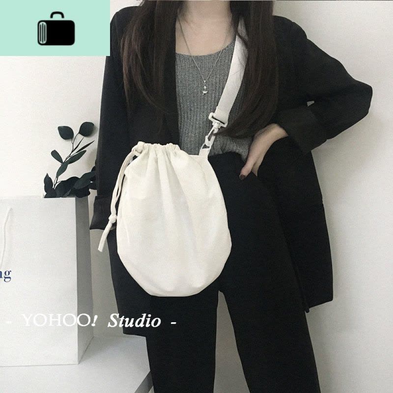 简约抽绳半圆包 纯色百搭斜挎包帆布单肩布袋日韩女小NEW LAKE 白色女士单肩包图片