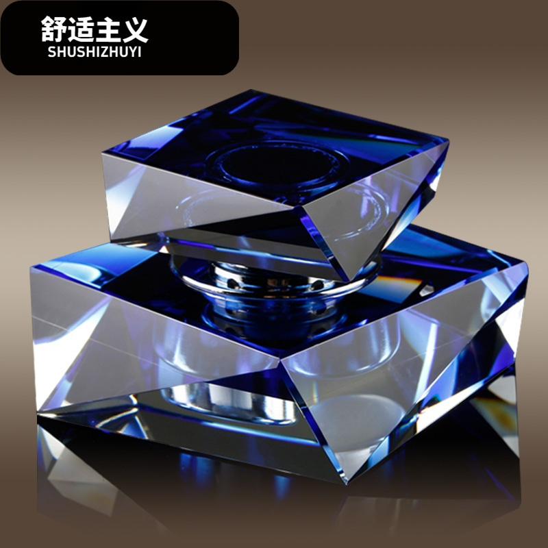 新款韩国水晶汽车模型车载香水座式车内饰品摆件创意多功能时尚女