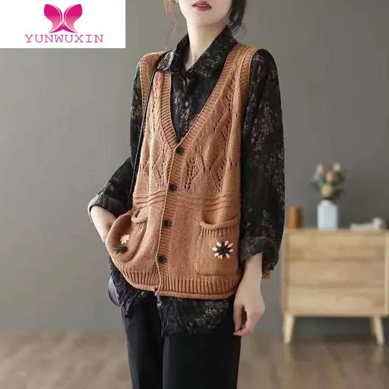 yunwuxin复古文艺针织马甲女装新款手工刺绣口袋镂空无袖开衫马夹背心