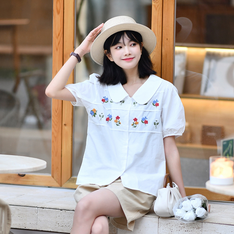2022夏季新款复古刺绣小花重工衬衫上衣女