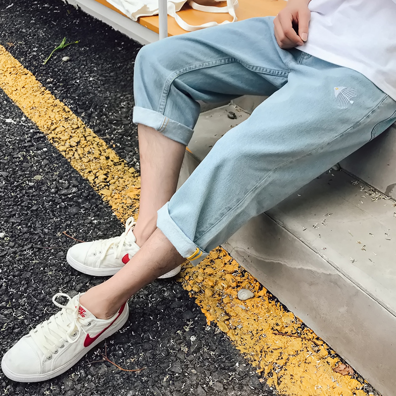 2018夏季年轻男士牛仔裤韩版帅气裤子宽松直筒百搭港风学生休闲裤