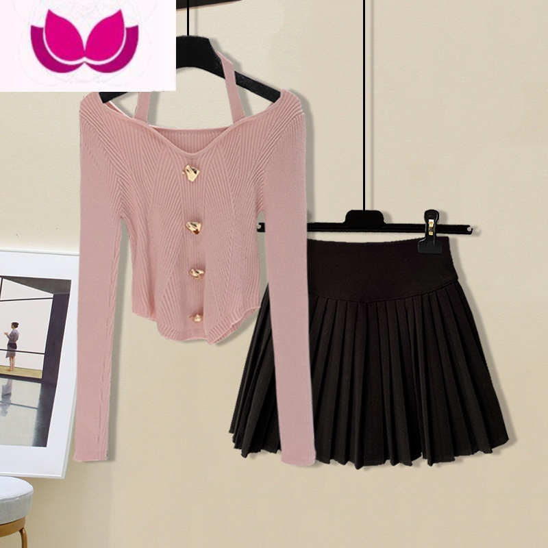 七斓纯欲甜辣风小个子套装女新款挂脖长袖针织衫毛呢百褶裙套高清大图