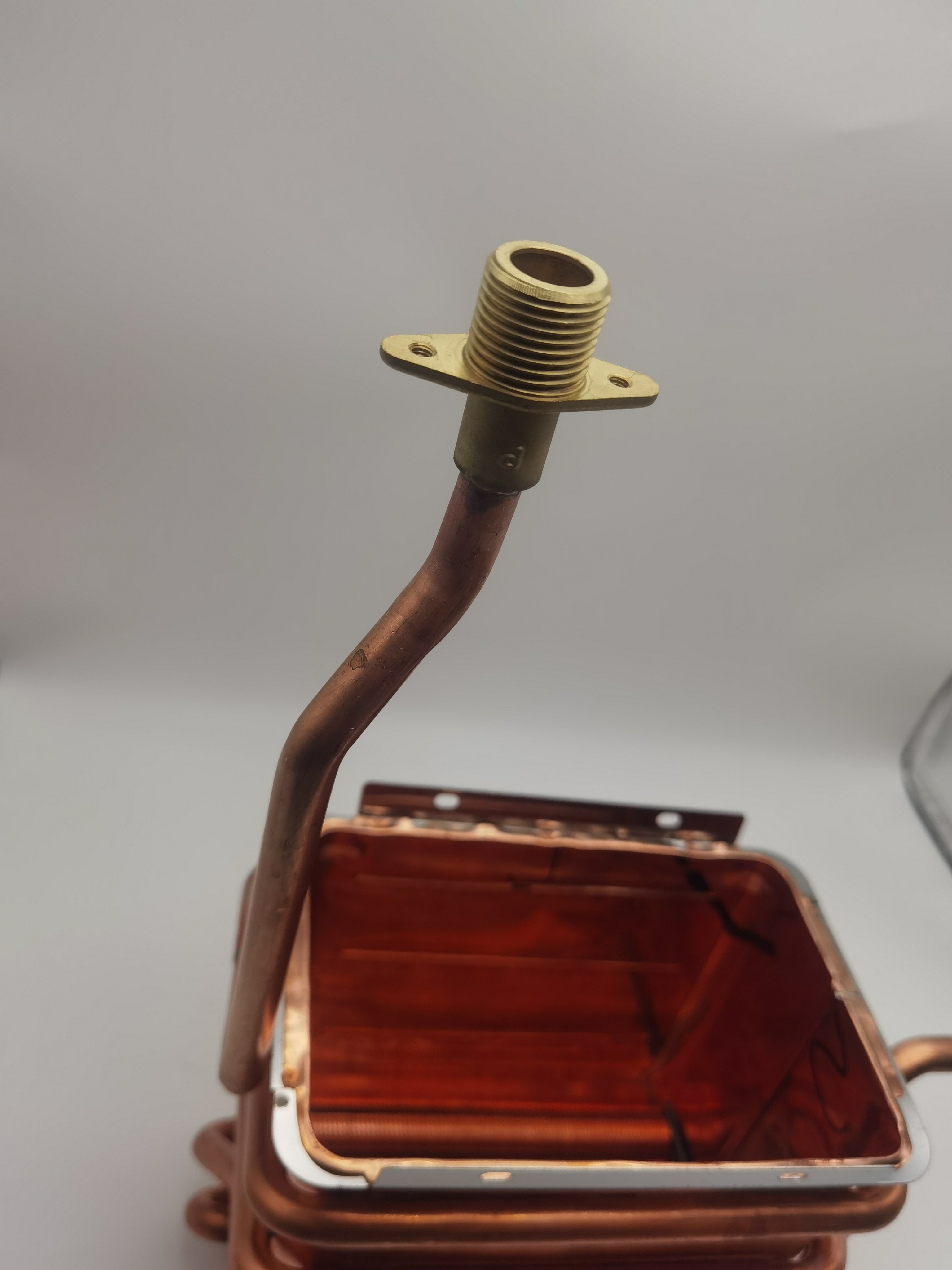 帮客材配法迪欧燃气热水器JSQ30-16RH(12T)水箱高清大图
