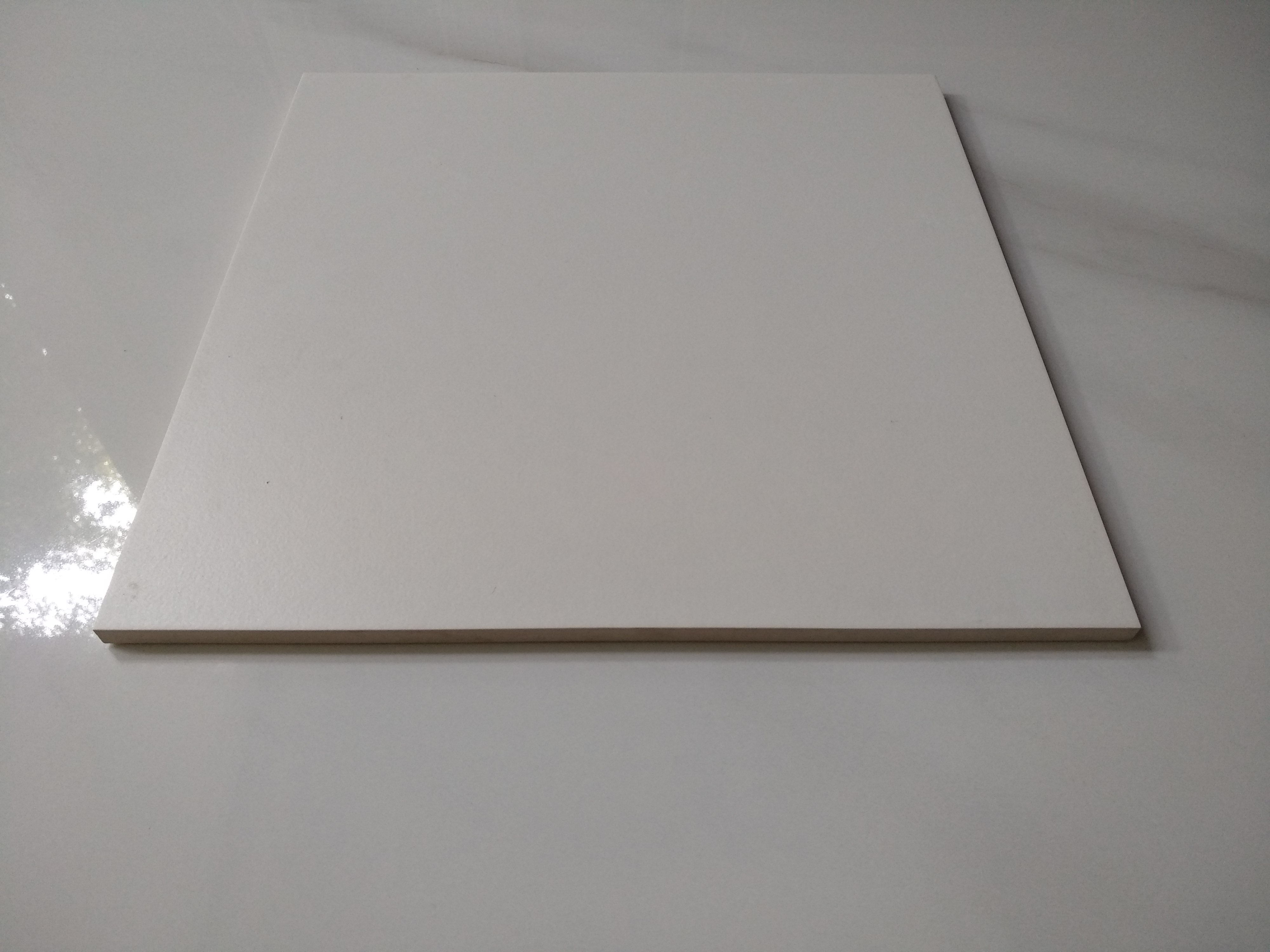 蒙地卡罗KDMYAF38700白色300*300定制品 用于苏宁小店卫生间、操作间地面高清大图