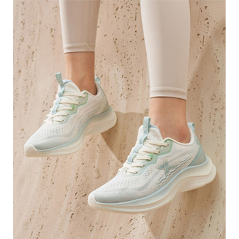 特步 女性跑步鞋帆白雪雾绿 976218119013/双高清大图