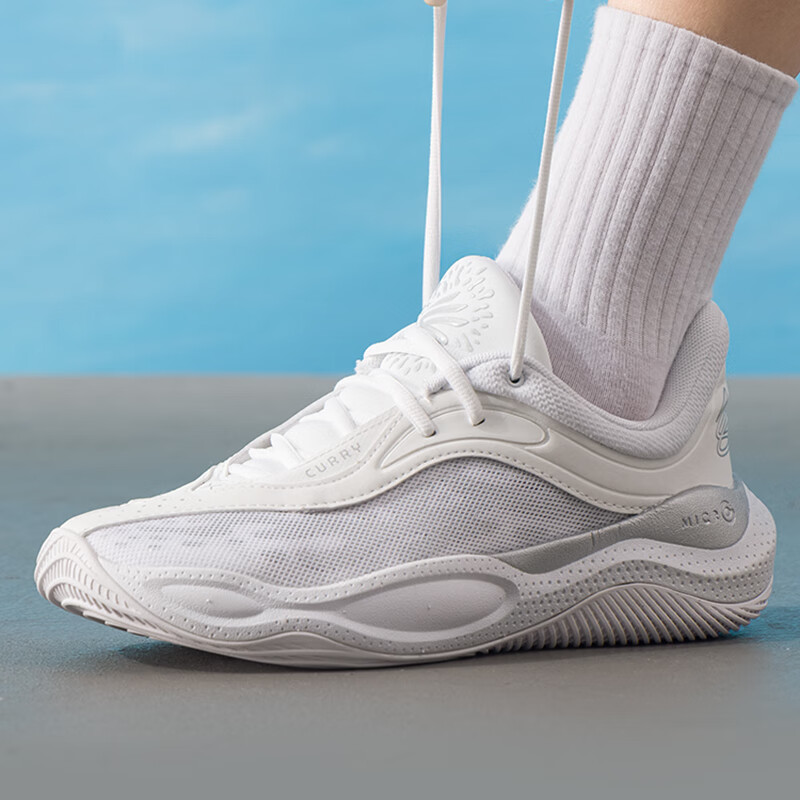 安德玛(Under Armour)男女鞋新款篮球鞋实战训练比赛运动鞋3028460-100 ZP 3028460-100/白色 40