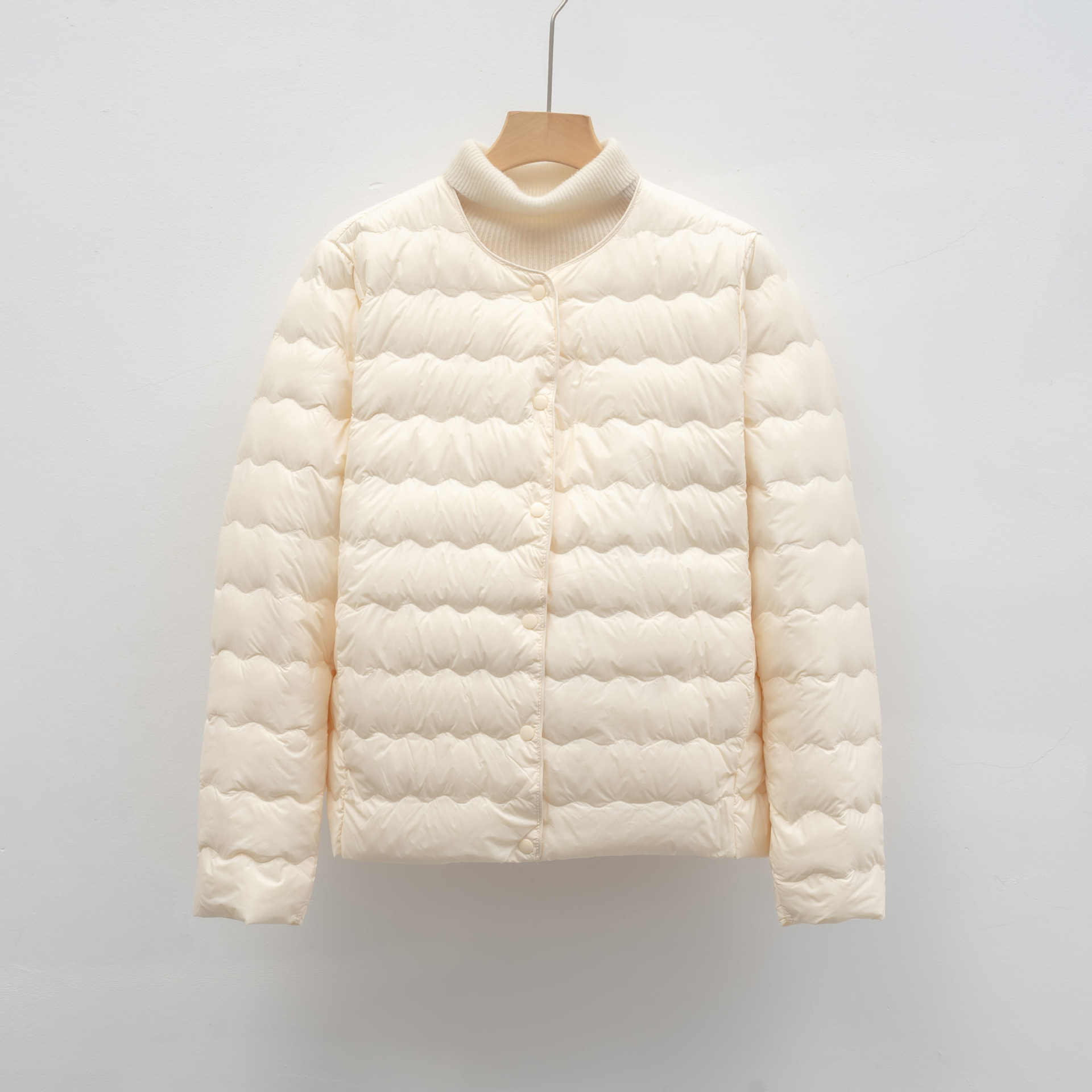 羽绒内胆新国标90绒百搭圆领简约波浪纹秋冬外套羽绒服女高清大图